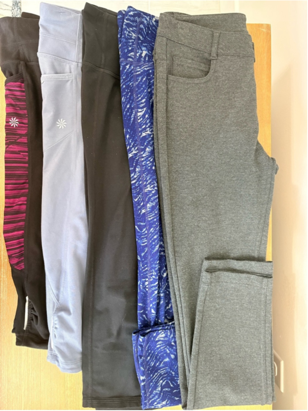Athleta 5 piece bundle leggings Sz XS EUC
